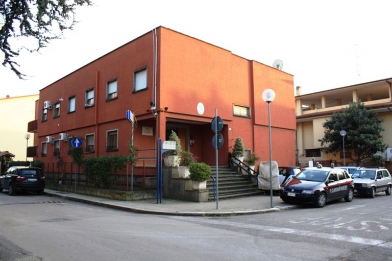 FONDI: CARABINIERI FERMANO EROINOMANE DI 56 ANNI