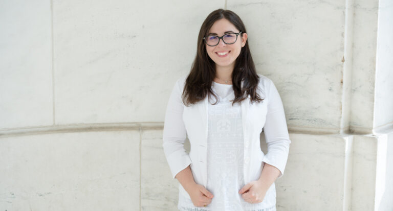 Spigno Saturnia: Federica Piacentini con il suo romanzo Comincia a Brooklyn incontra i lettori