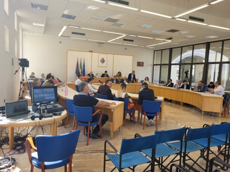 Fondi: Resoconto dettagliato del consiglio comunale tenutosi il 16 giugno