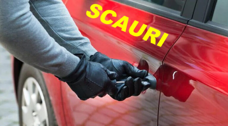 Scauri: rubano una borsa in un’auto parcheggiata fuori al Supermercato