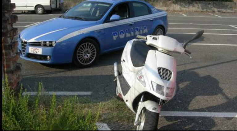 Arrestati due minorenni per furto di uno scooter