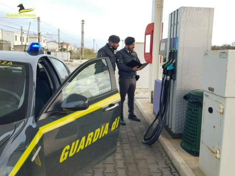 Fiamme Gialle: controllo sui prezzi del carburante, dal 1 agosto 1230 interventi eseguiti, 789 le violazioni contestate