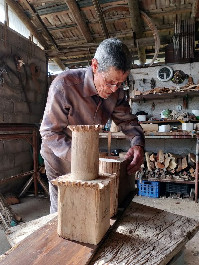 Memorie scolpite: l’anima del legno secondo Onorato D’Ambrosio in mostra a Fondi